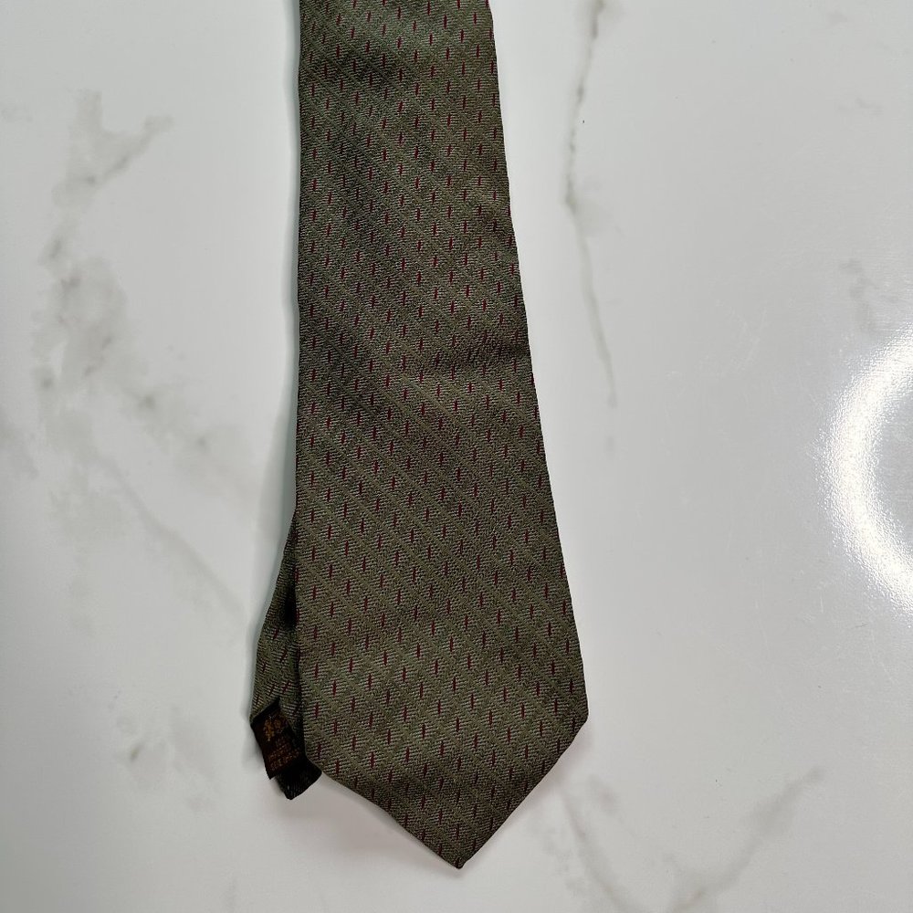 The Metropolitan Museum of Art Green Silk Patterned Tie 58.5" x 3.75"